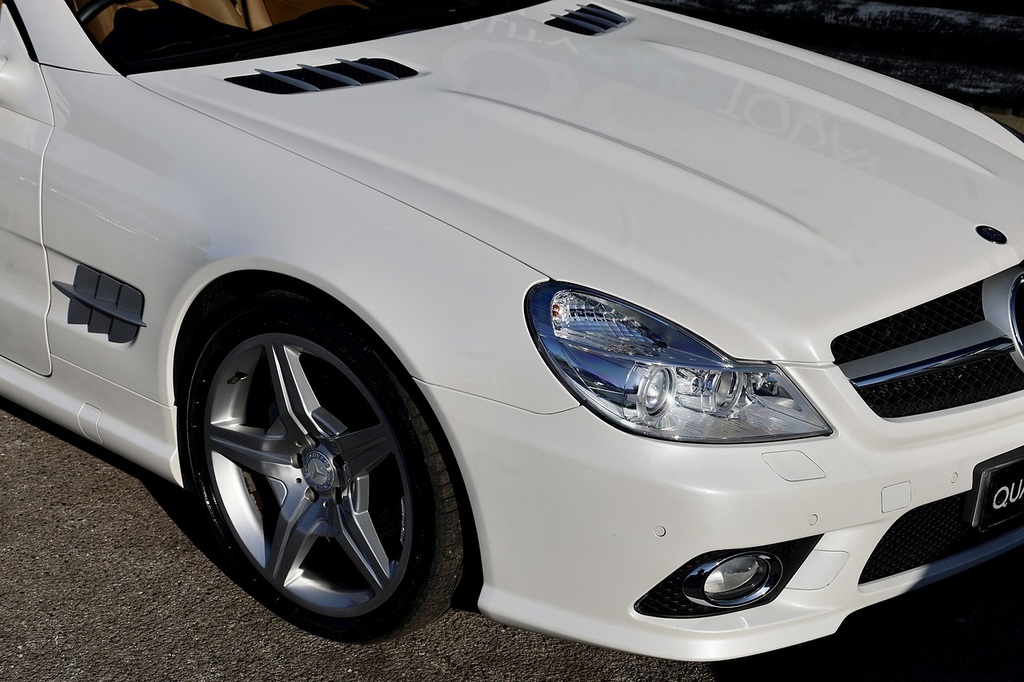 Mercedes-Benz SL Class Base White #17