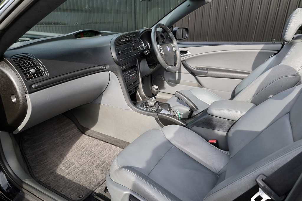 Saab 9-3 9-3 Vector Convertible Black #3