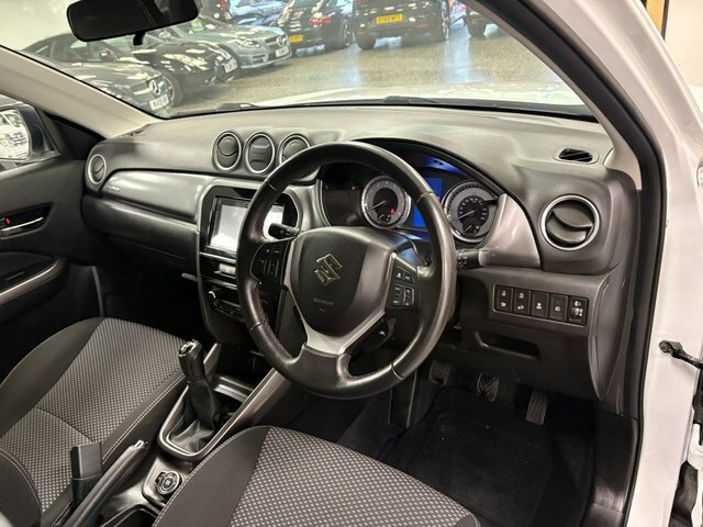 Suzuki Vitara 1.0 Boosterjet Sz-t Suv Allgrip KK19ANF White #2