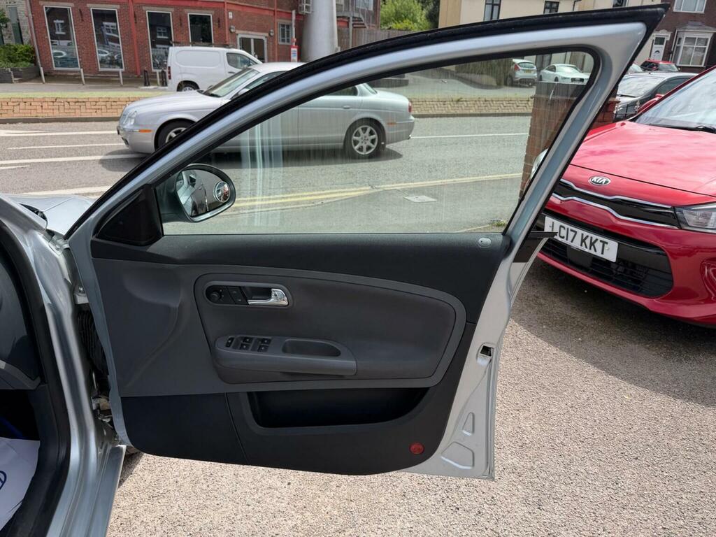 Seat Ibiza 1.4L Sport 85 Bhp White #14