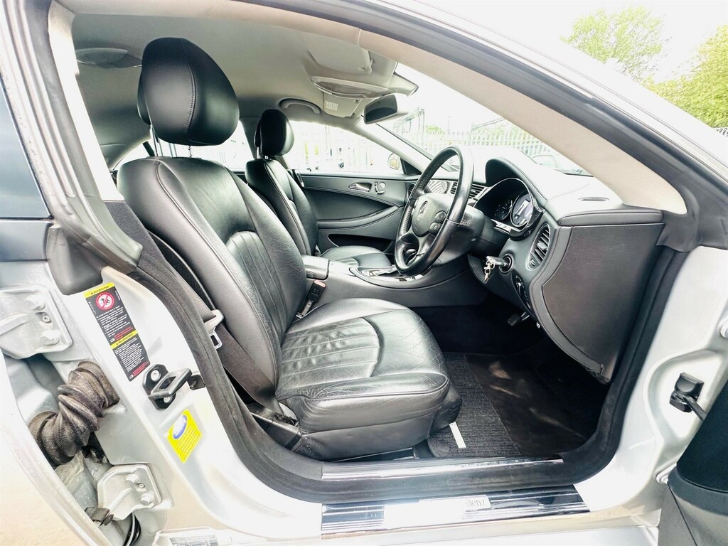 Mercedes-Benz CLS 5.5 Cls500 Coupe 7G-tronic  #2