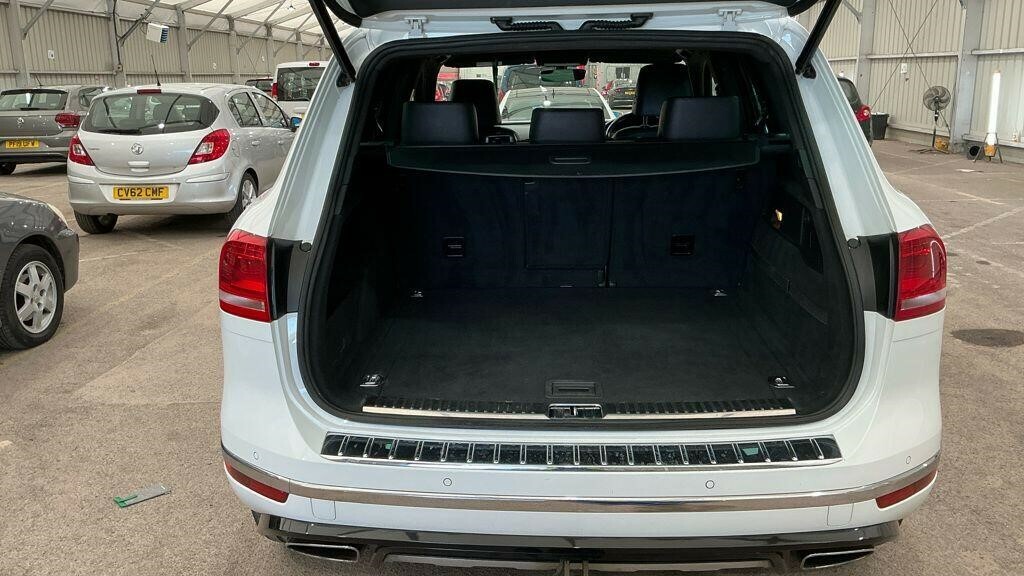 Volkswagen Touareg 3.0 Tdi V6 Bluemotion Tech R-line Tiptronic 4Wd Eu VA16LFK White #5