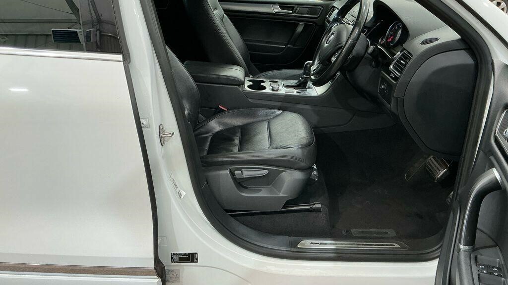 Volkswagen Touareg 3.0 Tdi V6 Bluemotion Tech R-line Tiptronic 4Wd Eu White