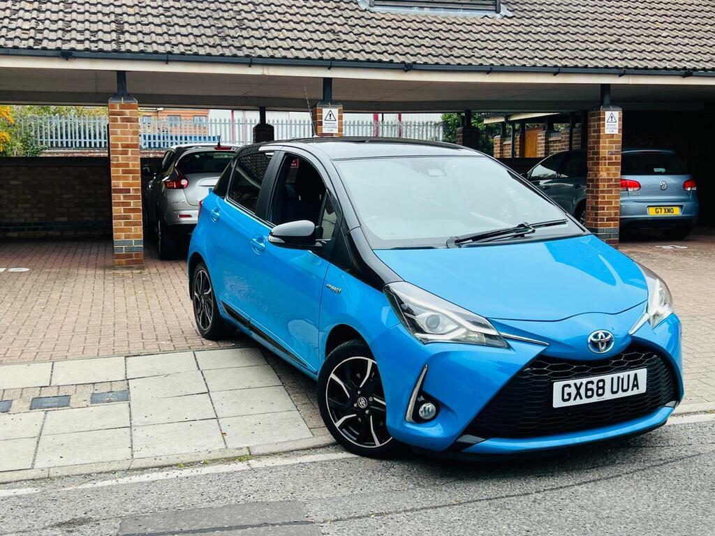 Toyota Yaris 1.5 Vvt-h Cyan Bi-tone E-cvt Euro 6 S S Blue