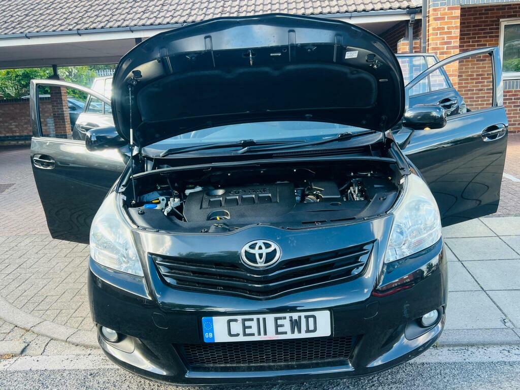 Toyota Verso 1.8 V-matic Tr Multidrive S Euro 5 Black #3