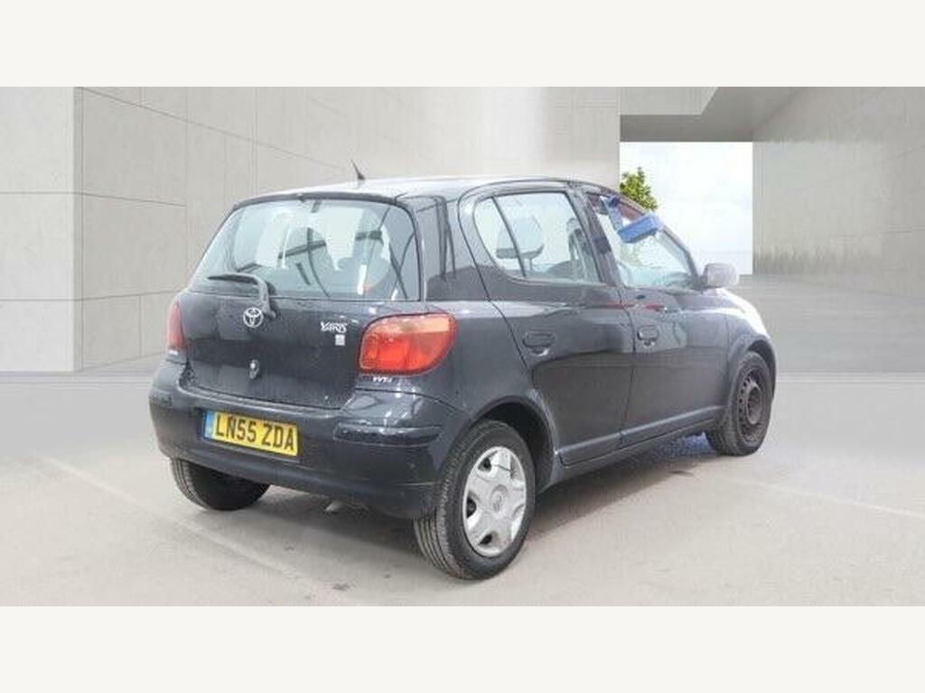 Toyota Yaris 1.0 Vvt-i Colour Collection Black #4