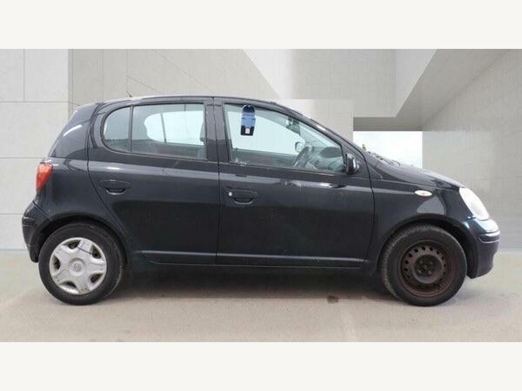 Toyota Yaris 1.0 Vvt-i Colour Collection Black #5