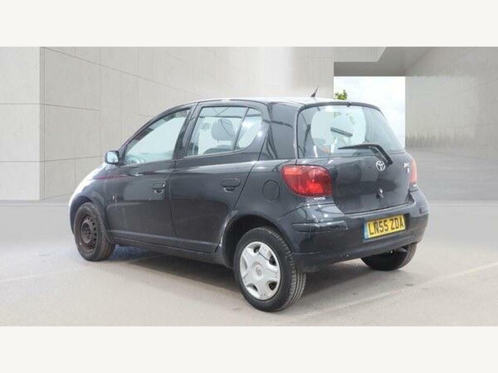 Toyota Yaris 1.0 Vvt-i Colour Collection Black #3