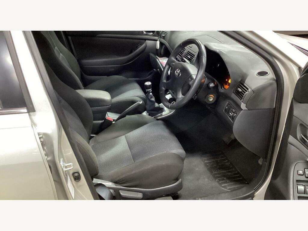 Toyota Avensis 2.2 D-4d Tr Silver #6