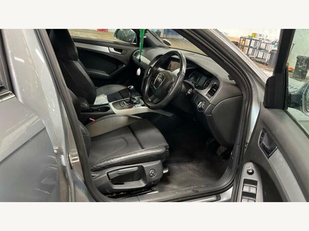Audi A4 Avant 2L S Line Black #10