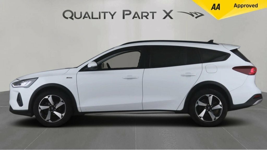 Ford Focus Estate YO72GKC White #3