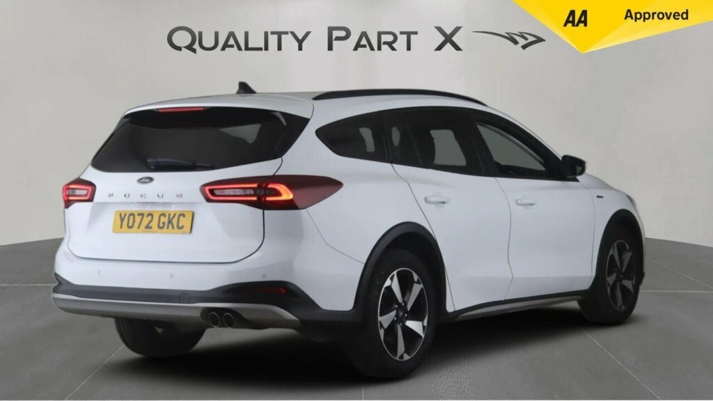 Ford Focus Estate YO72GKC White #6