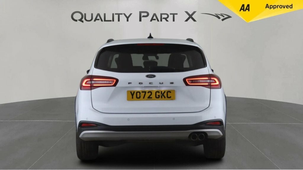 Ford Focus Estate YO72GKC White #5