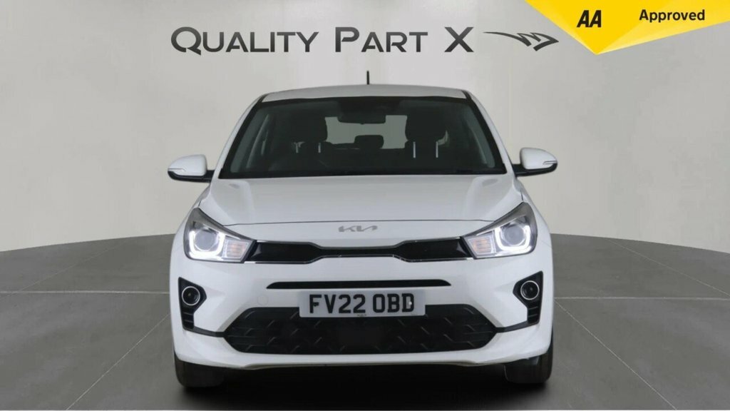 Kia RIO Hatchback FV22OBD White #2