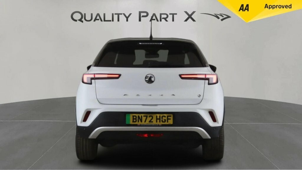 Vauxhall Mokka-e Suv BN72HGF White #6