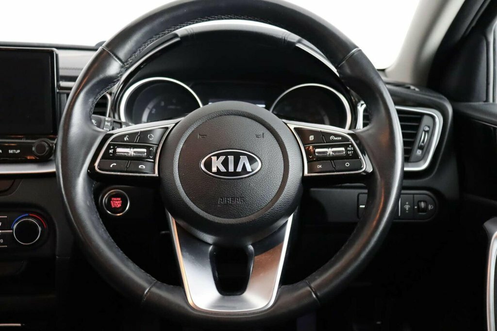 Kia Xceed Suv WH21FSN White #6
