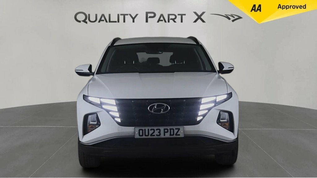 Hyundai Tucson Suv OU23PDZ White #2