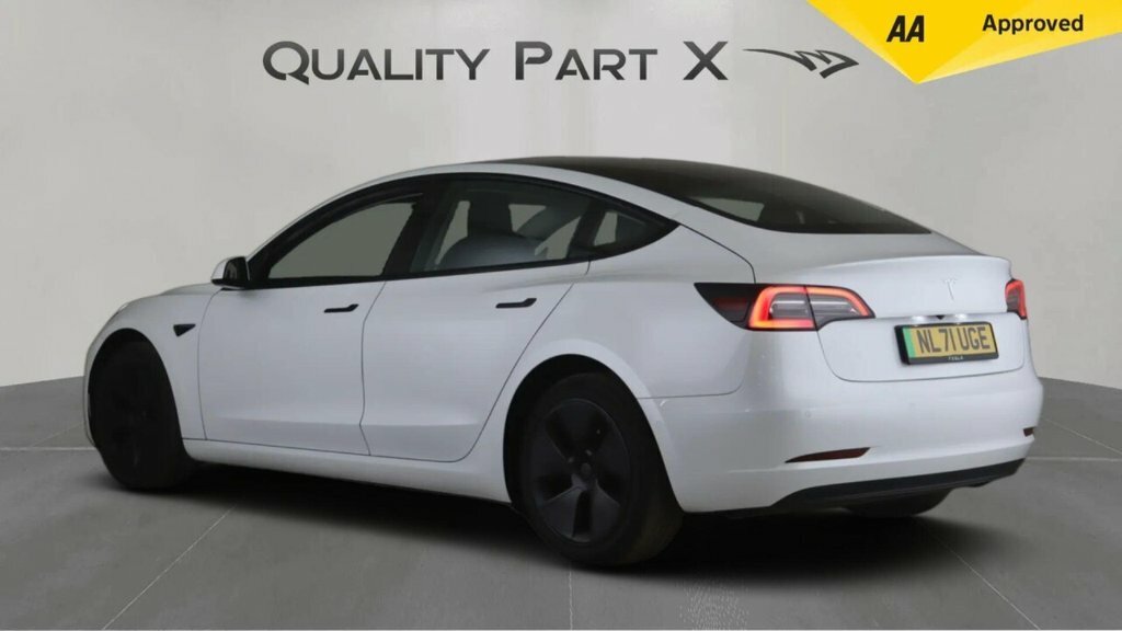 Tesla Model 3 Saloon NL71UGE White #5
