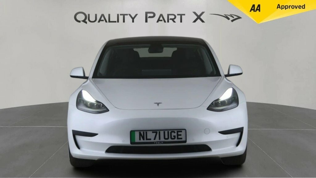 Tesla Model 3 Saloon NL71UGE White #2