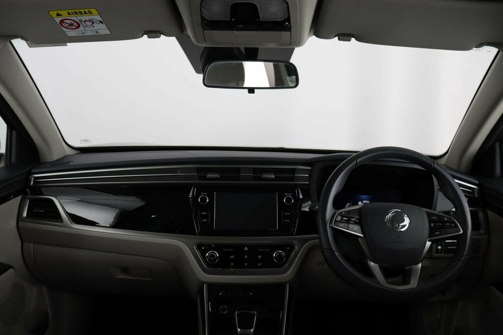 SsangYong Korando Suv Black #2