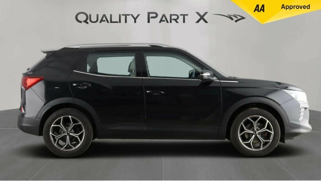 SsangYong Korando Suv Black #5