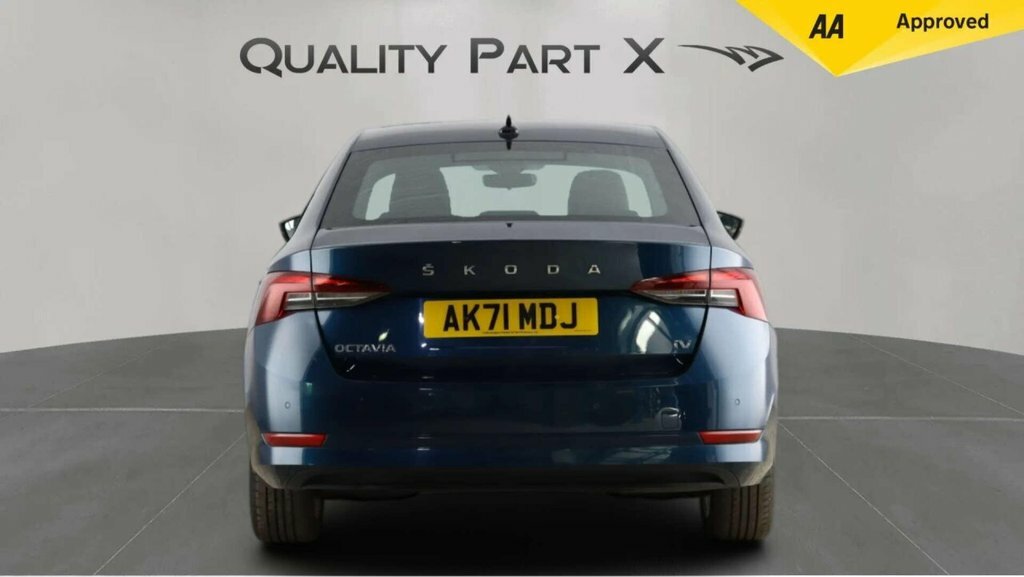 Skoda Octavia Hatchback AK71MDJ Blue #6