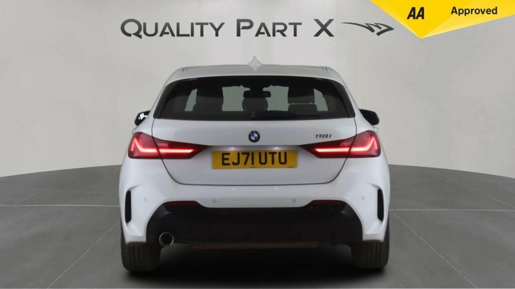 BMW 1 Series Hatchback EJ71UTU White #6