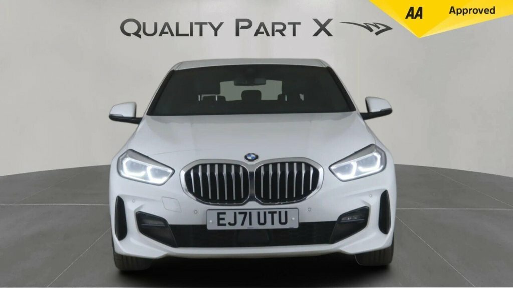 BMW 1 Series Hatchback EJ71UTU White #2
