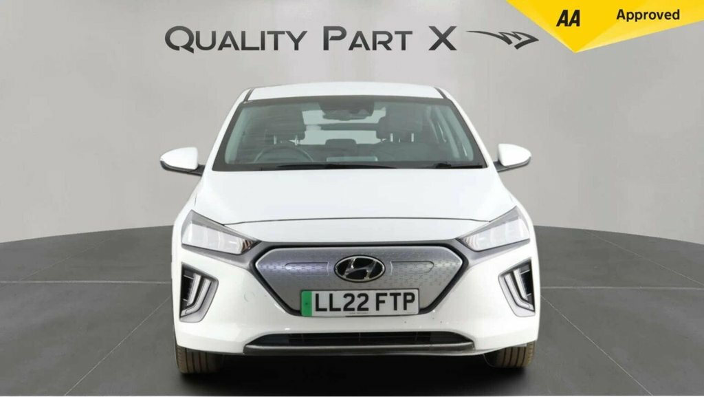 Hyundai Ioniq Hatchback LL22FTP White #2