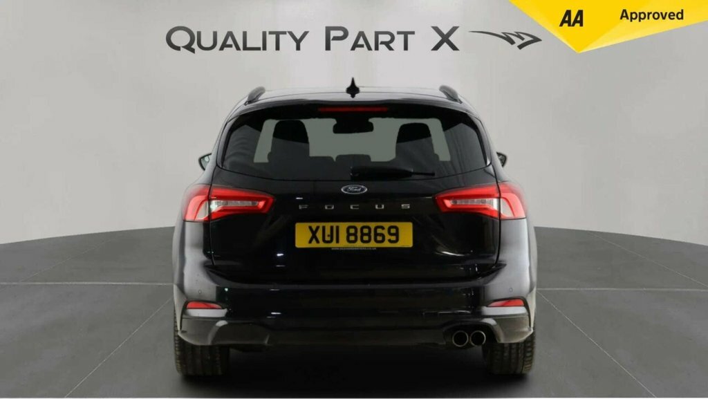 Ford Focus Estate XUI8869 Black #6