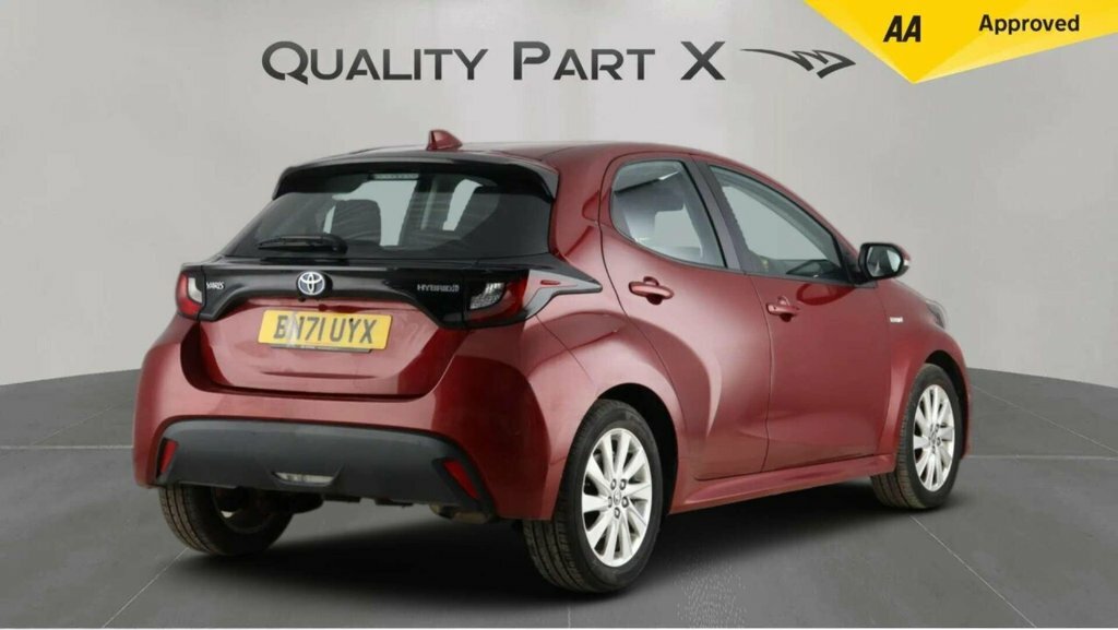 Toyota Yaris Hatchback BN71UYX Red #5