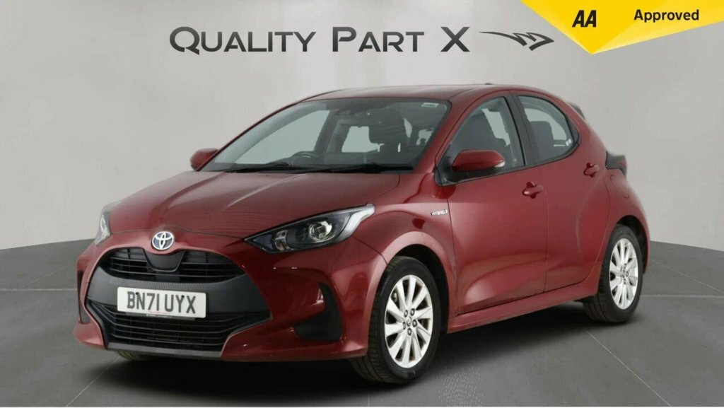 Toyota Yaris Hatchback BN71UYX Red #3