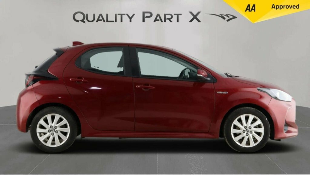 Toyota Yaris Hatchback BN71UYX Red #4