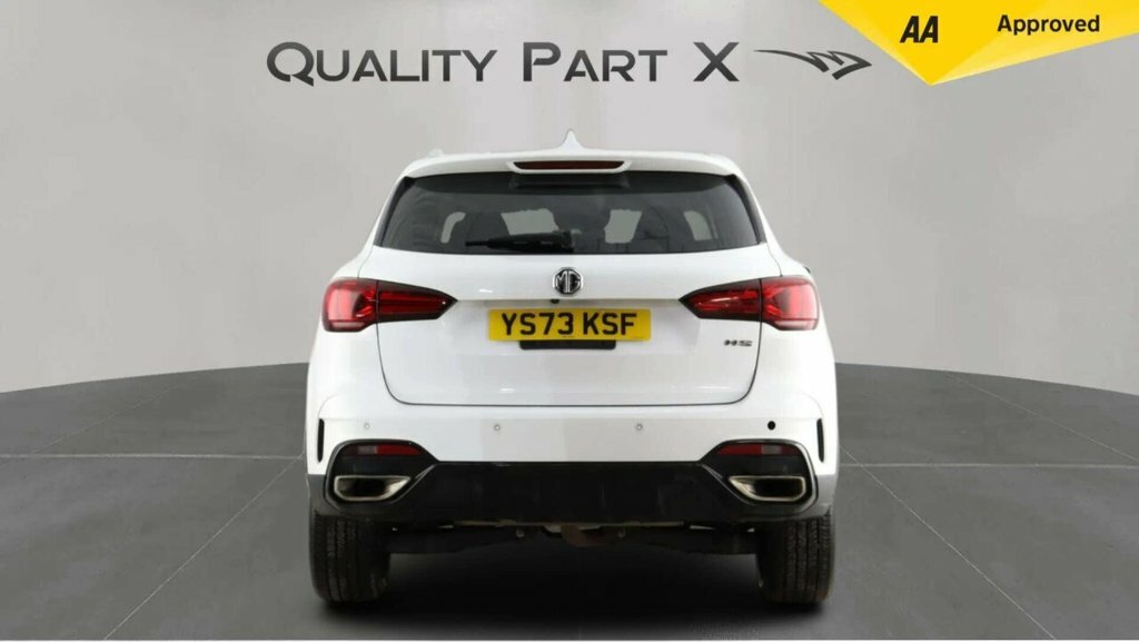 MG HS Suv YS73KSF White #6