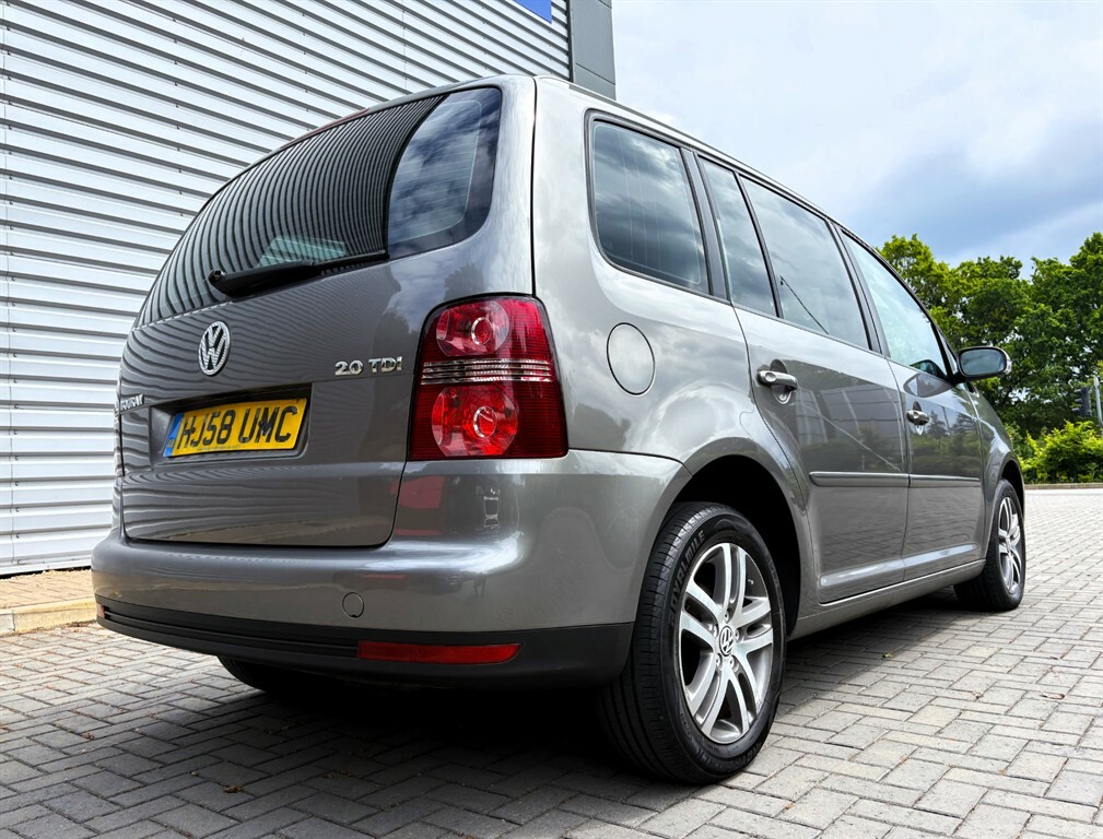 Volkswagen Touran Se Tdi 140 6 Speed Great Value 7 Seater Grey #4