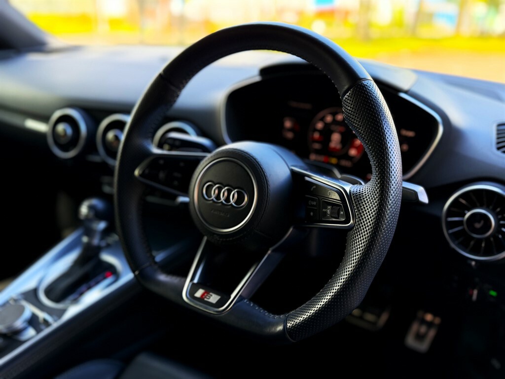 Audi TTS Tfsi Black Edition Red #14