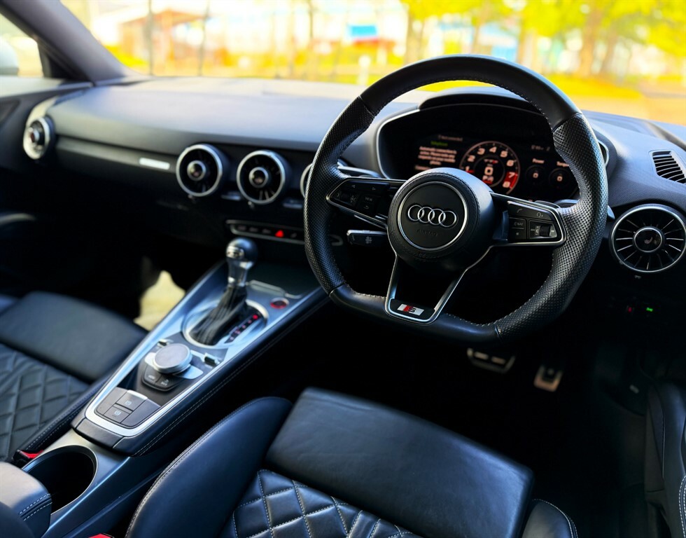 Audi TTS Tfsi Black Edition Red #15