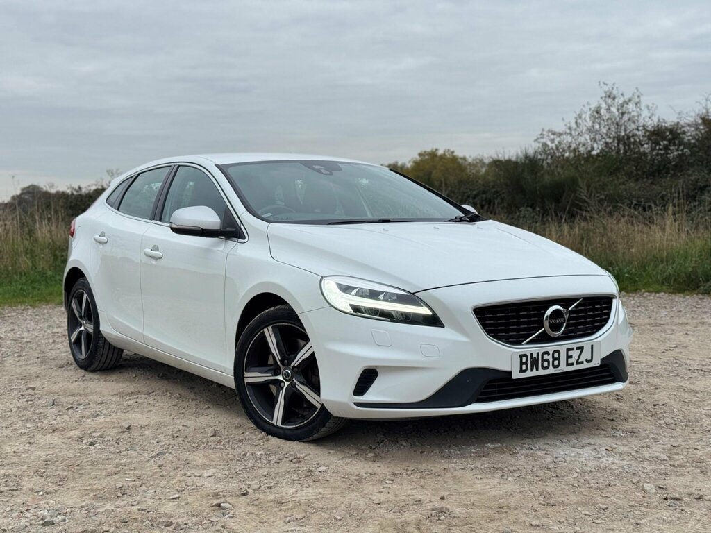Volvo V40 2.0 D2 R-design Nav Plus Euro 6 Ss White