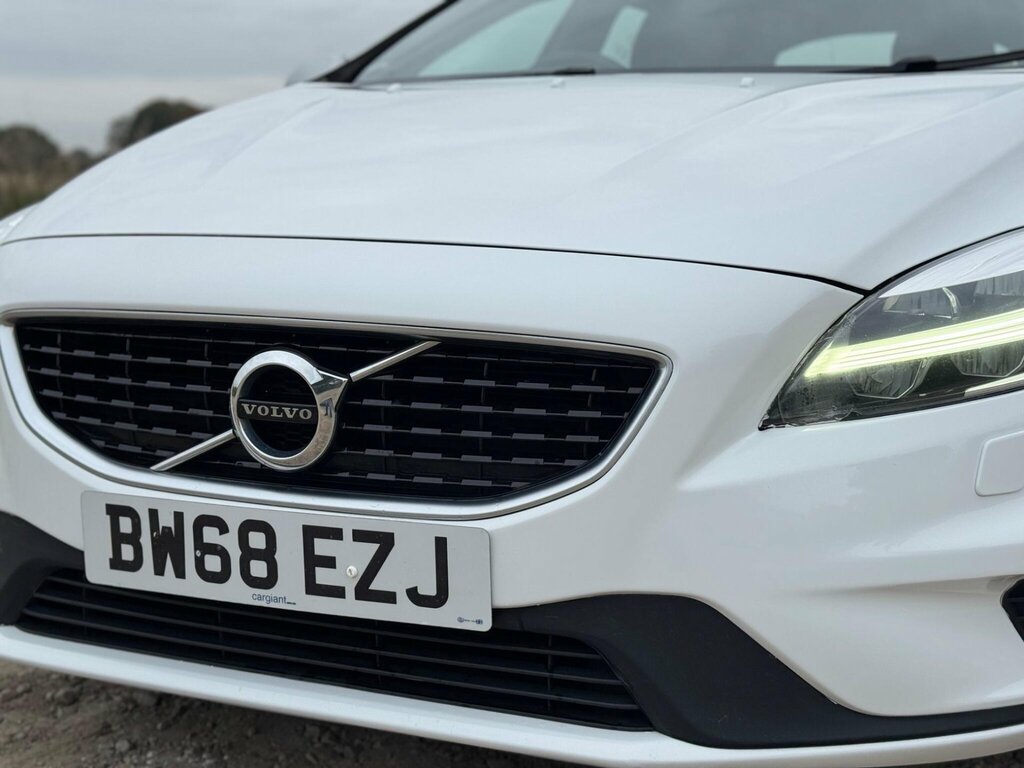 Volvo V40 2.0 D2 R-design Nav Plus Euro 6 Ss BW68EZJ White #5