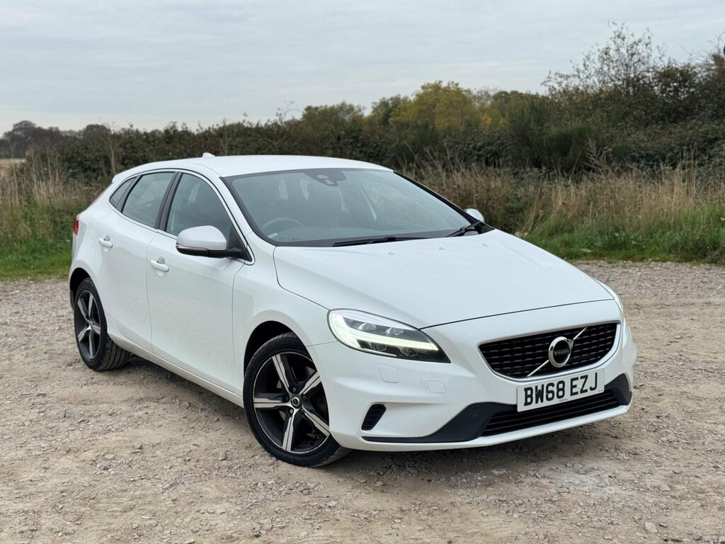 Volvo V40 2.0 D2 R-design Nav Plus Euro 6 Ss BW68EZJ White #4
