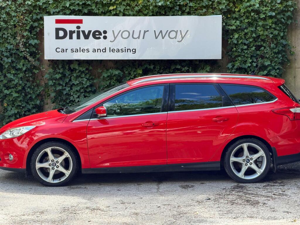 Ford Focus Estate 1.0T Ecoboost Titanium X Euro 5 Ss SC14SMO Red #4