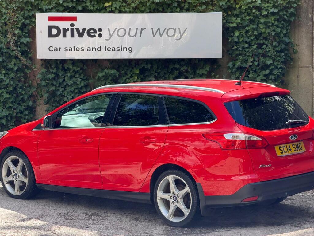 Ford Focus Estate 1.0T Ecoboost Titanium X Euro 5 Ss SC14SMO Red #6