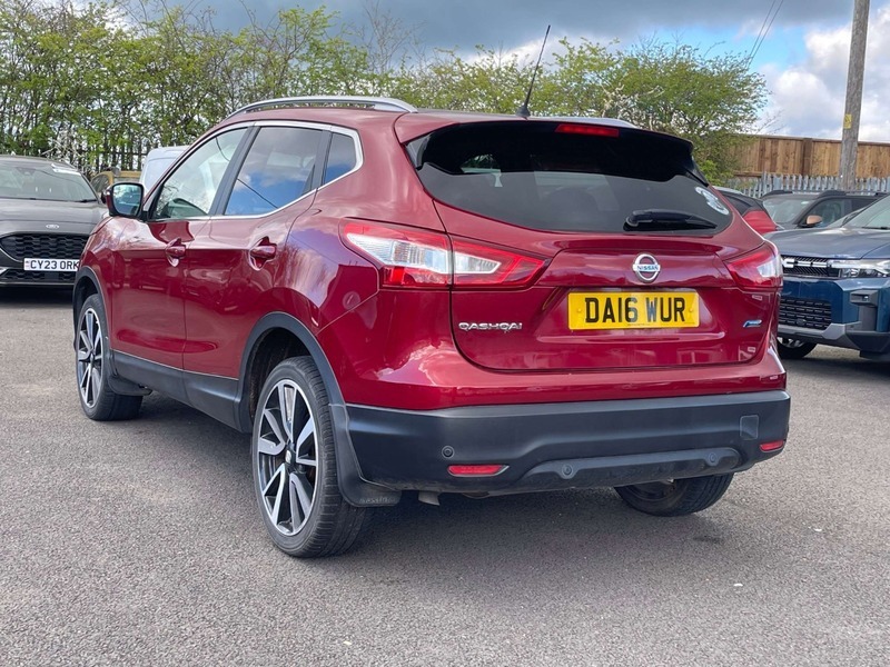 Nissan Qashqai 1.5 Dci Tekna Suv DA16WUR Red #3