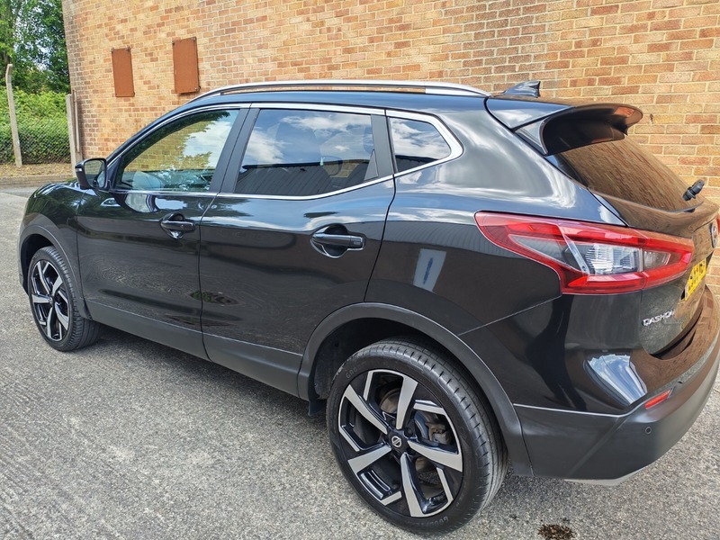 Nissan Qashqai 1.3 Dig-t Tekna Suv LS69WZM Black #3