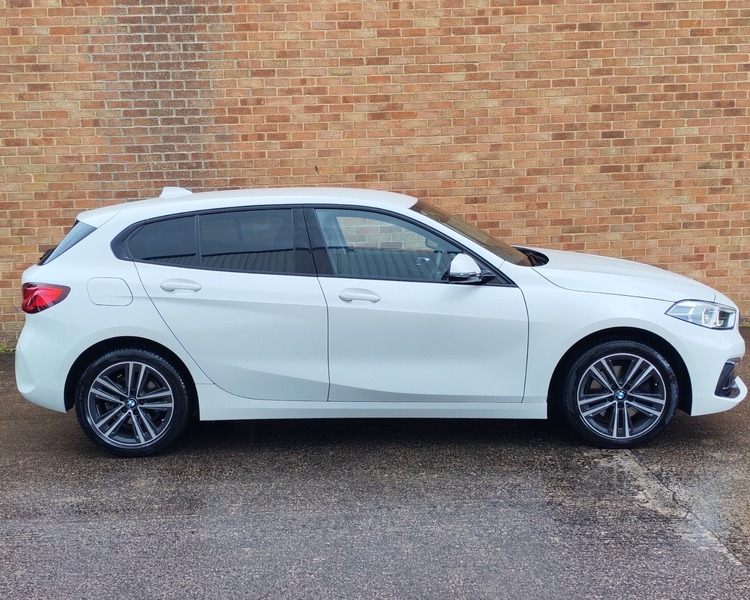 BMW 1 Series 1.5 118I Sport Lcp YC24TWZ White #2