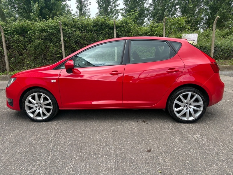 Seat Ibiza 1.2 Tsi Fr Hatchback KO66EYX Red #4