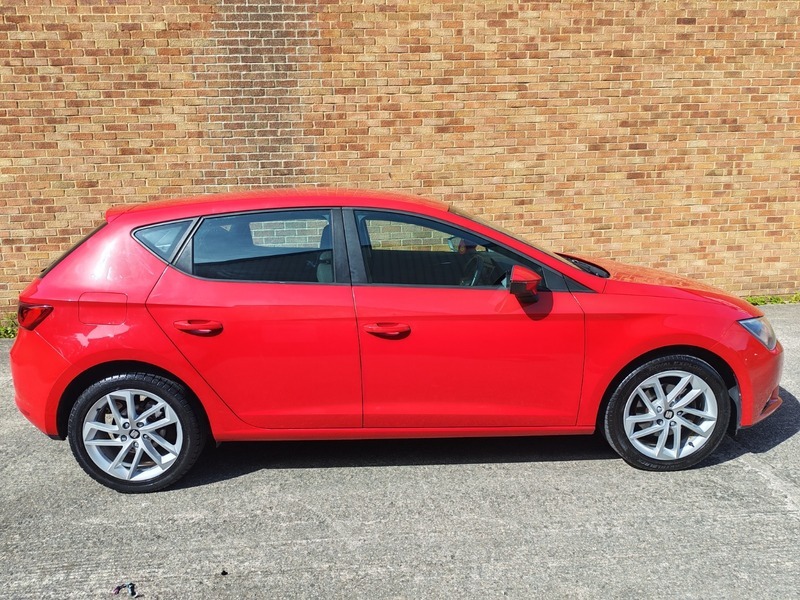Seat Leon 1.2 Tsi Se Hatchback PX14WXW Red #2