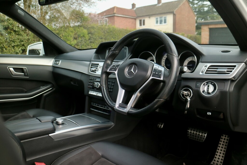 Mercedes-Benz E Class Saloon 2.1 E220 Cdi Amg Sport 201414 BD14YMS White #4