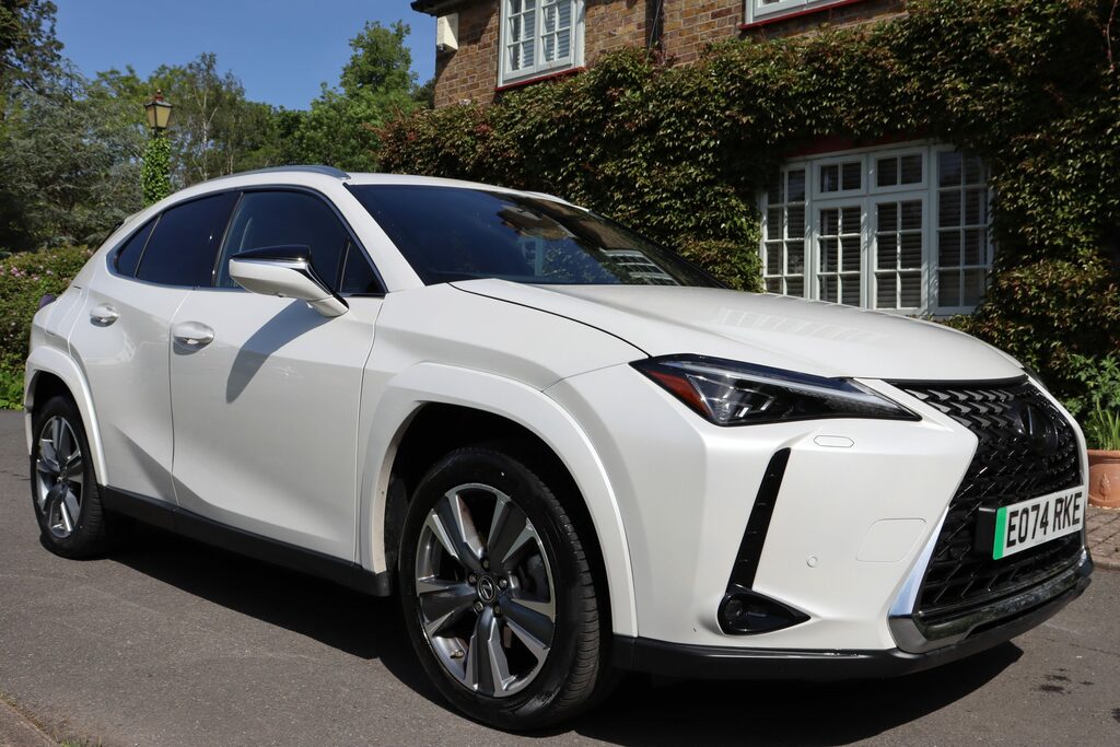 Lexus UX 150Kw Takumi White
