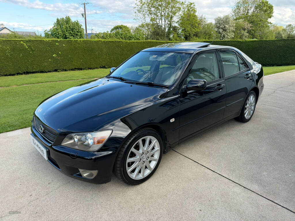 Lexus IS 200 2.0 Se Black #3